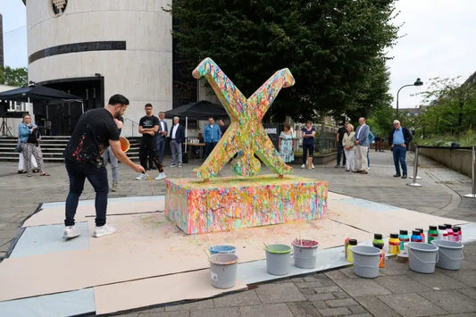 Neue Radschläger-Skulptur von Sam Halaby ziert Düsseldorf