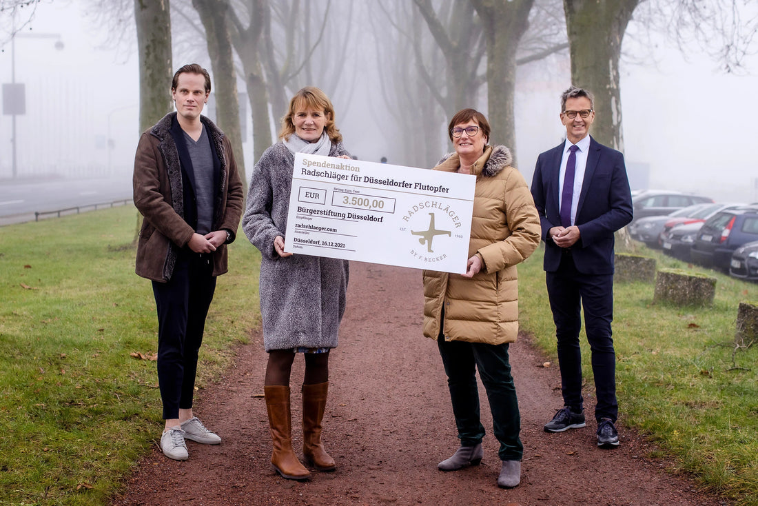 Übergabe des Spendenerlöses für die Düsseldorfer Flutopfer