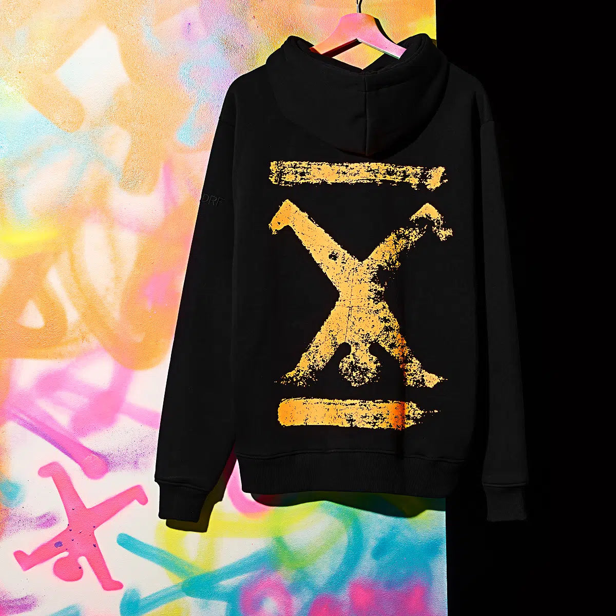 Hoodie Schwarz Unisex mit Backprint Orange